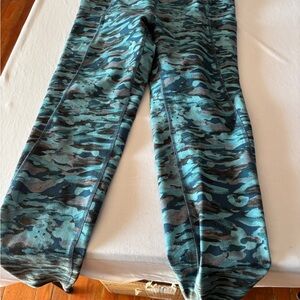 Tahari Blue and Black Camouflage Leggings